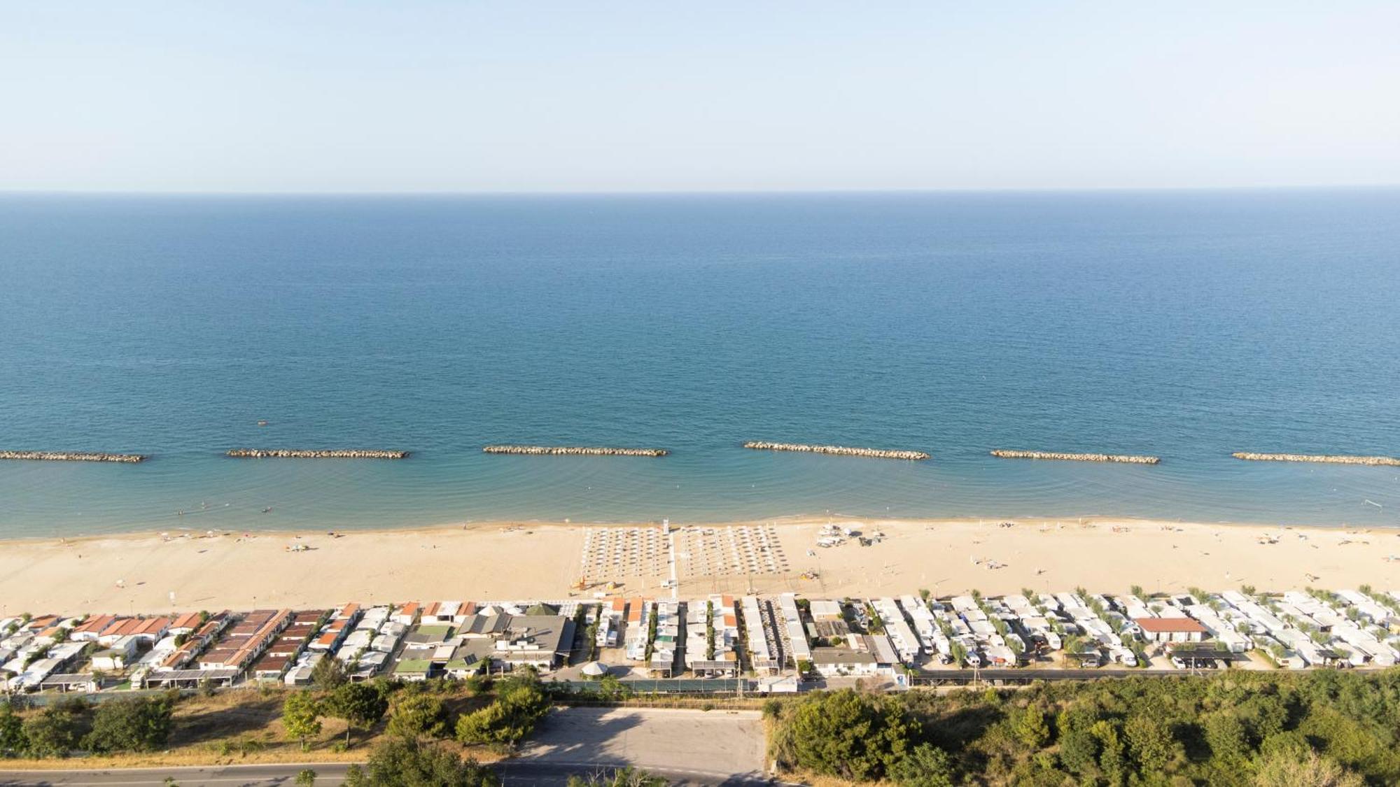 Camping Norina Pesaro Bagian luar foto